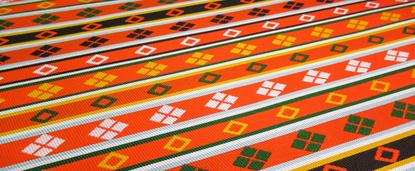 30交織朱地黒入繧繝